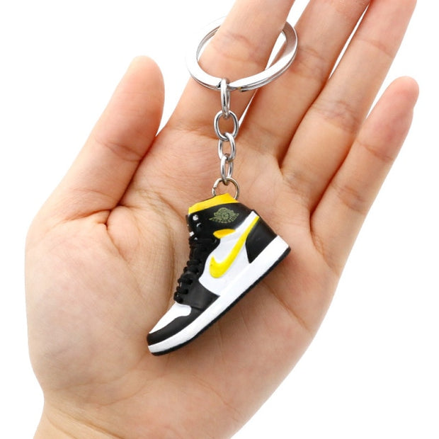 3D Mini Shoes Keychain Anime British Style Small Sneaker Keychains For Bags Small Gift Key Chain Jewelry Car Keyring Accessory