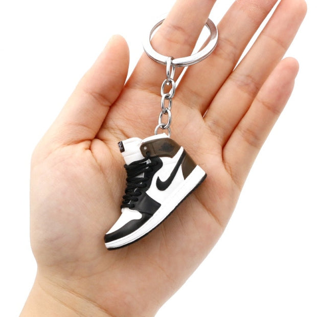 3D Mini Shoes Keychain Anime British Style Small Sneaker Keychains For Bags Small Gift Key Chain Jewelry Car Keyring Accessory